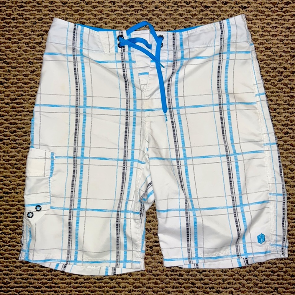 BKE Men’s White Plaid Sport Board Shorts
